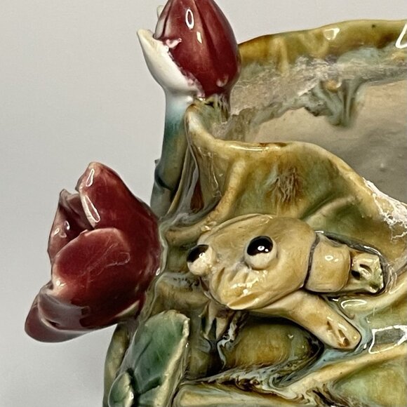 Vintage Majolica Green Glaze Leaves and Frog w Roses Vase Planter Incised Mark - Picture 2 of 14